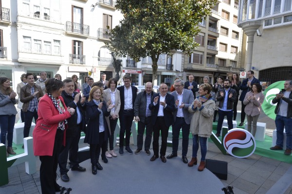 Andoni Ortuzar, Ramiro González, Gorka Urtaran. Presentación candidaturas municipal y foral de Vitoria-Gasteiz.