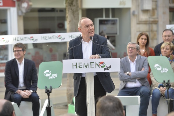 Andoni Ortuzar, Ramiro González, Gorka Urtaran. Gasteizko Udal eta Foru hautagaitzen aurkezpena