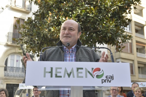 Andoni Ortuzar, Ramiro González, Gorka Urtaran. Gasteizko Udal eta Foru hautagaitzen aurkezpena