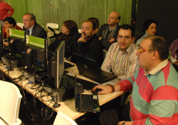 www.eaj-pnv.eu orrialdearen parte hartze gailuen aurkezpena