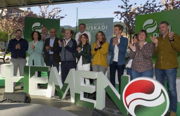 Mitin. Andoni Ortuzar, Almudena Otaola, Mikel Legarda. Laudio