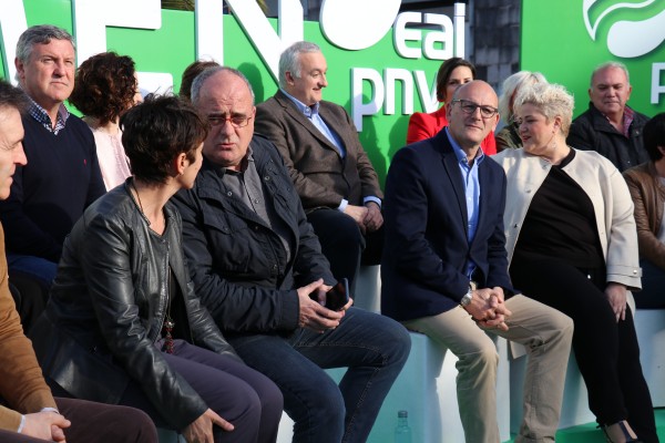 Mitin. Joseba Agirretxea, Maribel Vaquero, Joseba Egibar, Maite Peña. Errenteria