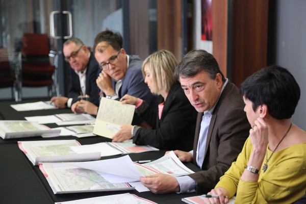 Aitor Esteban. Encuentro con alcaldes y alcaldesas de Ezkerraldea Meatzaldea . Ortuella