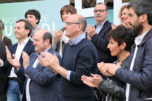 Mitina Eibar. Andoni Ortuzar, Maribel Vaquero, Joseba Agirretxea, Josu Mendicute