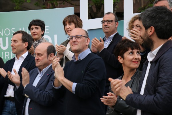 Mitin Eibar. Andoni Ortuzar, Maribel Vaquero, Joseba Agirretxea, Josu Mendicute