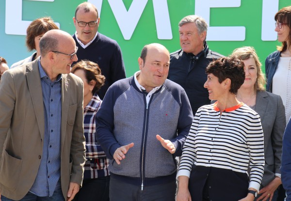 Mitin - Zarautz. Andoni Ortuzar, Joseba Agirretxea, Maribel Vaquero, Xabier Txurruka