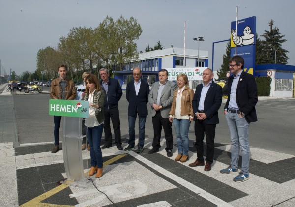 Automobilgintza arloko ekitaldia. Mikel Legarda, Almudena Otaola. Vitoria-Gasteiz