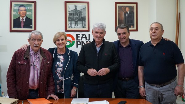 Mitina Benidorm. Aitor Esteban, Itxaso Atutxa.