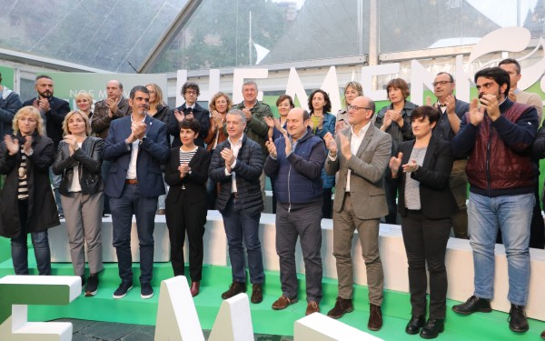 Mitin Donostia. Joseba Agirretxea, Maribel Vaquero, Eneko Goia, Iñigo Urkullu, Andoni Ortuzar