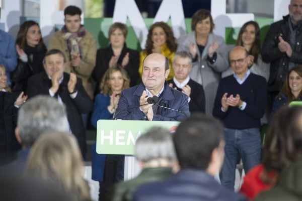 Mitina Gasteiz. Mikel Legarda, Almudena Otaola, Iñigo Urkullu, Andoni Ortuzar