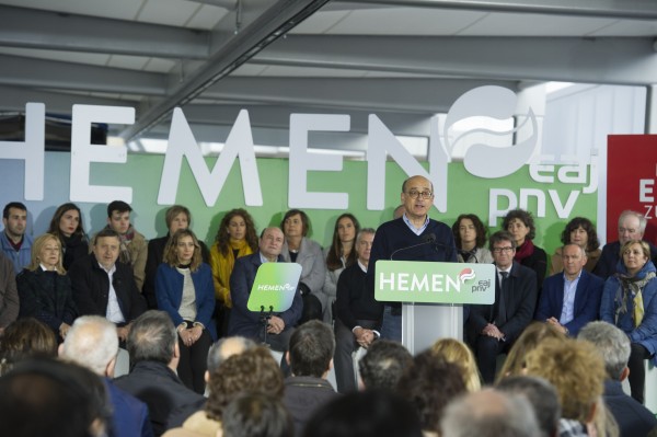 Mitin Gasteiz. Mikel Legarda, Almudena Otaola, Iñigo Urkullu, Andoni Ortuzar