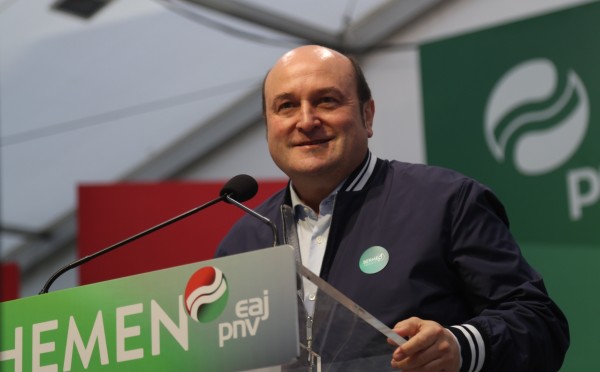Mitina Bermeo. Aritz Abaroa, Unai Rementeria, Izaskun Bilbao Barandica, Andoni Ortuzar