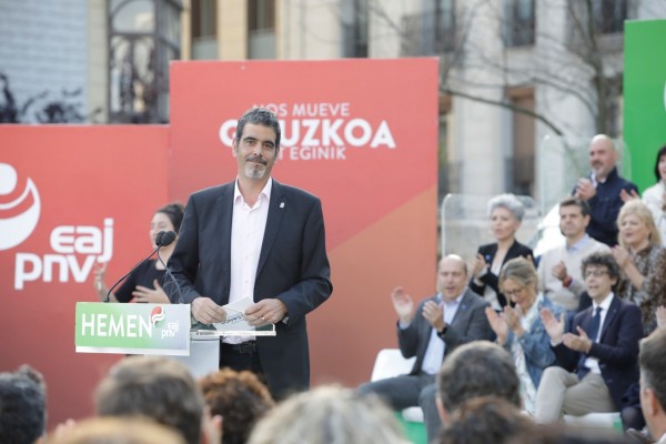 Mitin Donostia. Eneko Goia, Eider Mendoza, Markel Olano, Iñigo Urkullu, Andoni Ortuzar