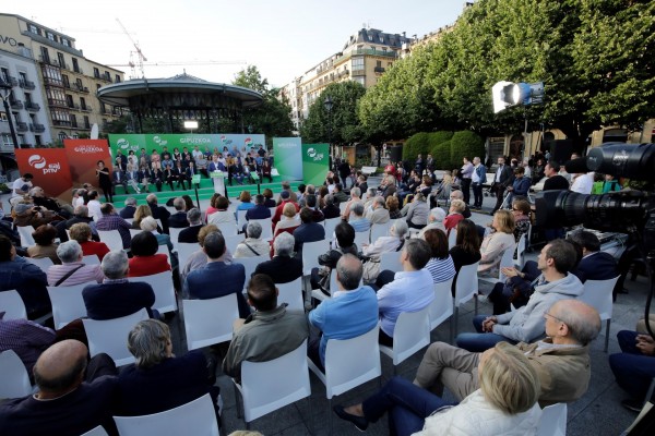 Mitin Donostia. Eneko Goia, Eider Mendoza, Markel Olano, Iñigo Urkullu, Andoni Ortuzar