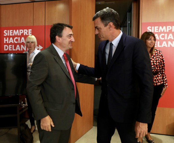 Andoni Ortuzar eta Aitor Esteban Pedro Sánchezekin bildu dira Ferrazen