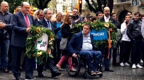 Euzkadi Buru Batzarreko presidentea eta Joseba Aurrekoetxea burukidea Bartzelonan PDeCAT-eko kideekin batera izan dira, EAJ-PNVren ordezkari gisa, Rafael Casanovari urtero egin ohi zaion lore eskaintz