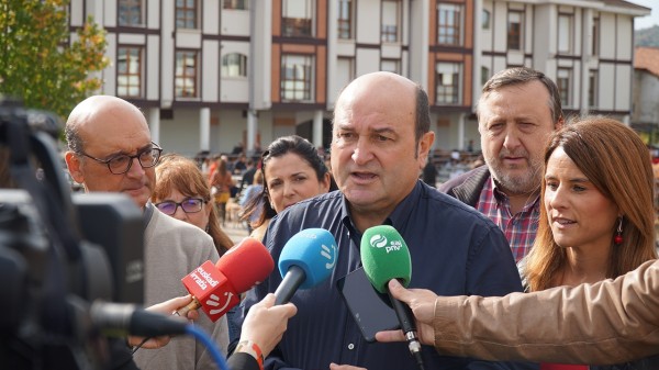 Andoni Ortuzar en la Feria Ganadera de Urkabustaiz