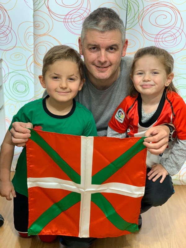 Aberri Eguna 2020 Lortuko dugu - Euskadi Aurrera - Ikurriña Etxean
