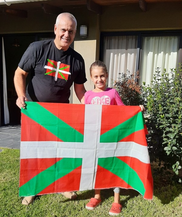 Aberri Eguna 2020 Lortuko dugu - Euskadi Aurrera - Ikurriña Etxean