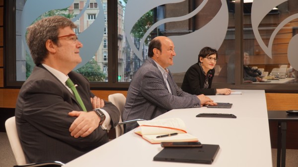 Ortuzar eta Bonvehí EAJ-PNV eta PDeCAT alderdietako alkateekin batzartu dira
