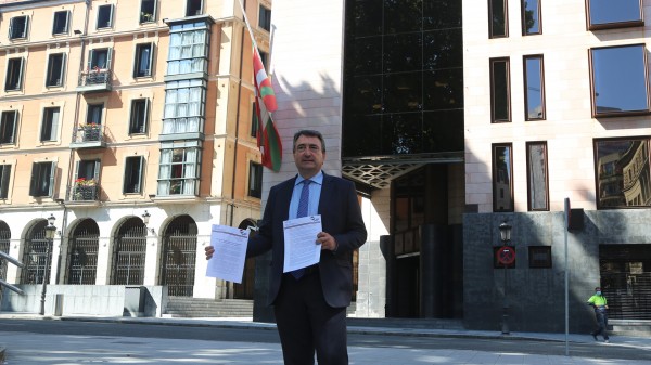 Aitor Esteban - EAJ-PNVk Gutxieneko Diru-Sarreraren kudeaketa EAE eta Nafarroara transferitzea lortu du