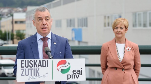 Industriari buruzko ekitaldia - Hernani Iñigo Urkullu Arantxa Tapia
