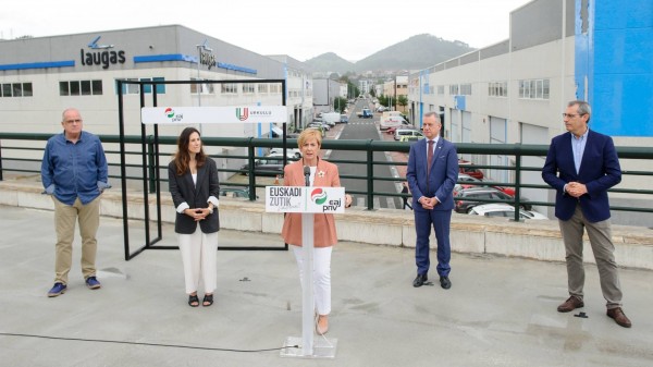Industriari buruzko ekitaldia - Hernani Iñigo Urkullu Arantxa Tapia