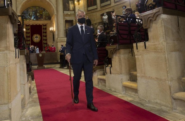 Iñigo Urkullu lehendakariak Gernikako zuhaitzaren azpian egin du karguaren zina - 2020