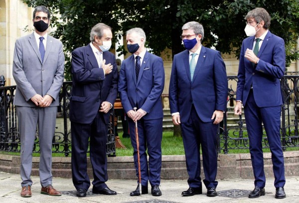 Iñigo Urkullu lehendakariak Gernikako zuhaitzaren azpian egin du karguaren zina - 2020