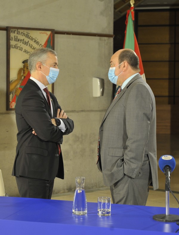 Diálogo. Iñigo Urkullu, Andoni Ortuzar