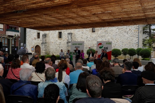Encuentro de las candidaturas de Aiara