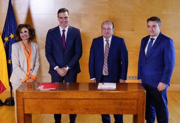 Acuerdo de investidura 2023 EAJ PNV - PSOE Montero, Sanchez, Ortuzar, Esteban,