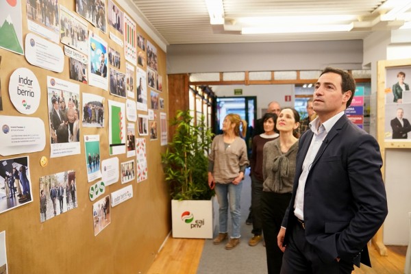 Imanol Pradalesek topagune elektorala inauguratu du Donostian