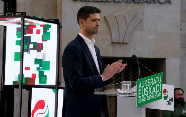 21-A Mitin Plaza Arca. Imanol Pradales, Nerea Melgosa, Joseba Diez Alustegi