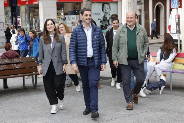 A-21 Mitina Eibarren. Bakartxo Tejeria, Imanol Pradales, Andoni Ortuzar