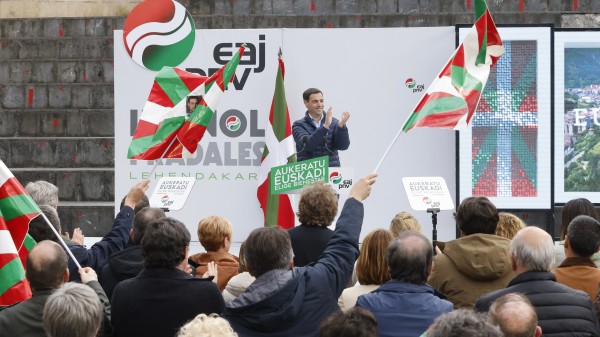 21-A Mitin Eibar. Bakartxo Tejeria, Imanol Pradales, Andoni Ortuzar