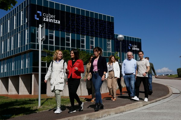 9-J Oihane Agirregoitia - Acto sectorial sobre ciberseguridad en Miñano