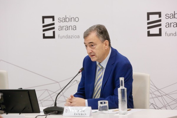 Aitor Esteban eta Arantxa Tapia SAF Sekretu Ofizialen Legeari buruzko mintegian