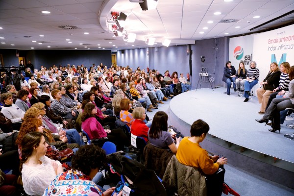 EAJ-PNV emakumeon “indar infinitua”