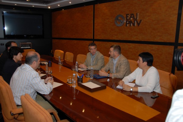 Reunión entre EAJ-PNV y UGT