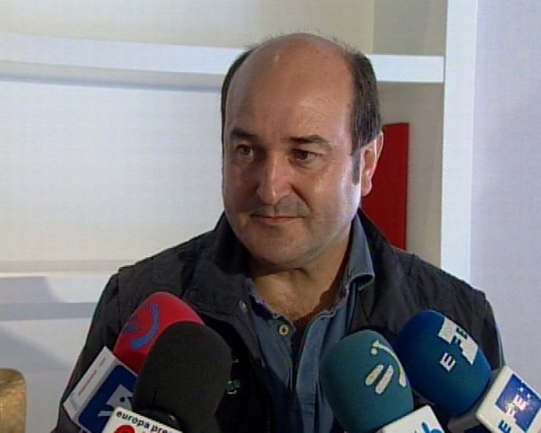 Andoni Ortuzar . 