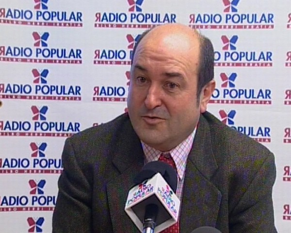 Andoni Ortuzar Herri Irratian