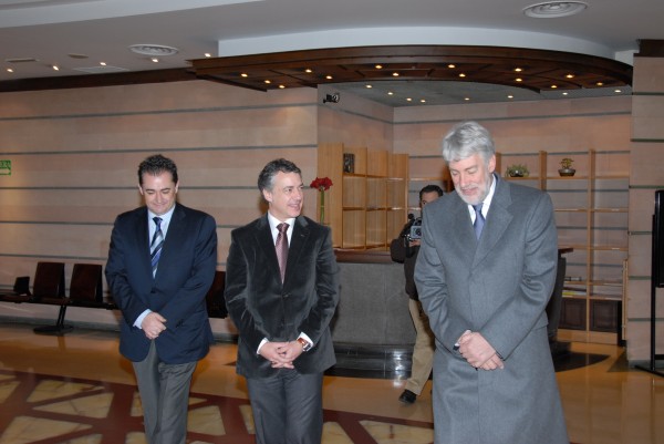 Reunión Embajador de Gran Bretaña y EAJ-PNV