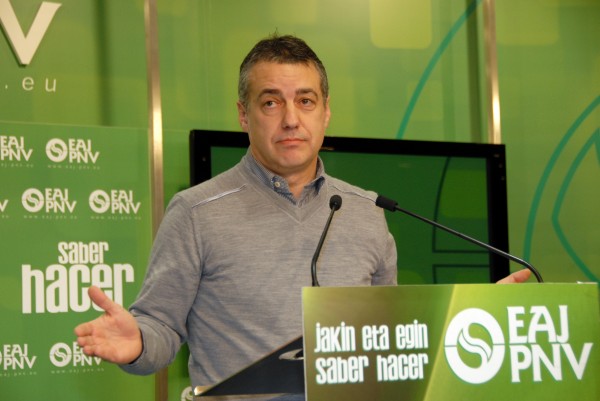 Reunión con cargos públicos en Sabin Etxea