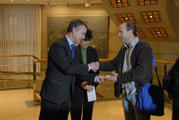 Entrega talones Alderdi Eguna 2010