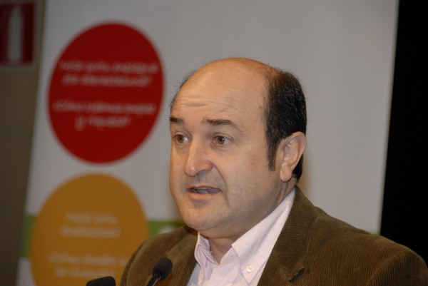 Andoni Ortuzar