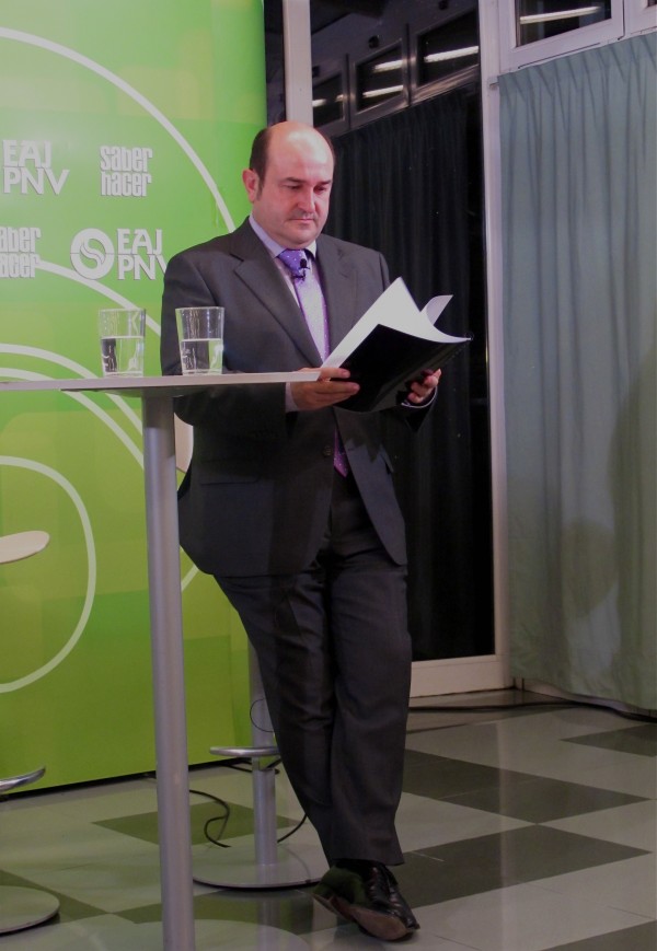 Andoni Ortuzar
