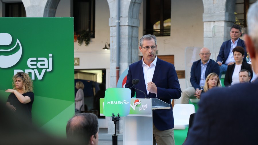 Mitina Azpeitia. Amaia Etxebarria, Markel Olano, Joseba Egibar, Izaskun Bilbao Barandica