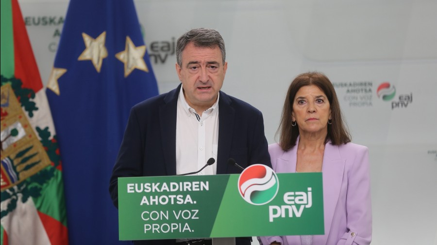 23-J Rueda de prensa Aitor Esteban e Izaskun Bilbao