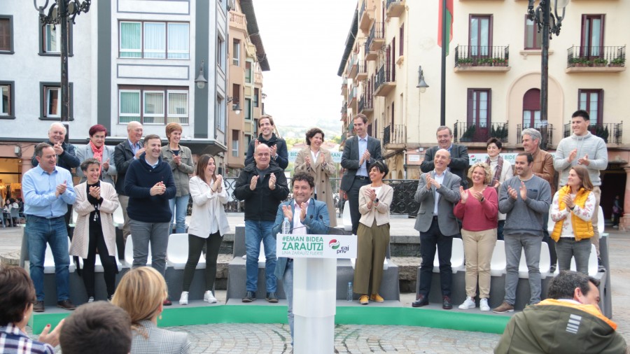 El PNV presenta su equipo y los ejes principales de su programa para “seguir fortaleciendo Zarautz” El PNV presenta su equipo y los ejes principales de su programa para “seguir fortaleciendo Zarautz”
